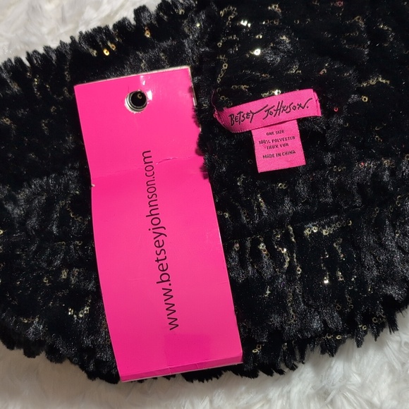 BETSEY JOHNSON Infinity Scarf Black fuzzy Gold sparkle sequin NWT ✨ - Picture 3 of 3
